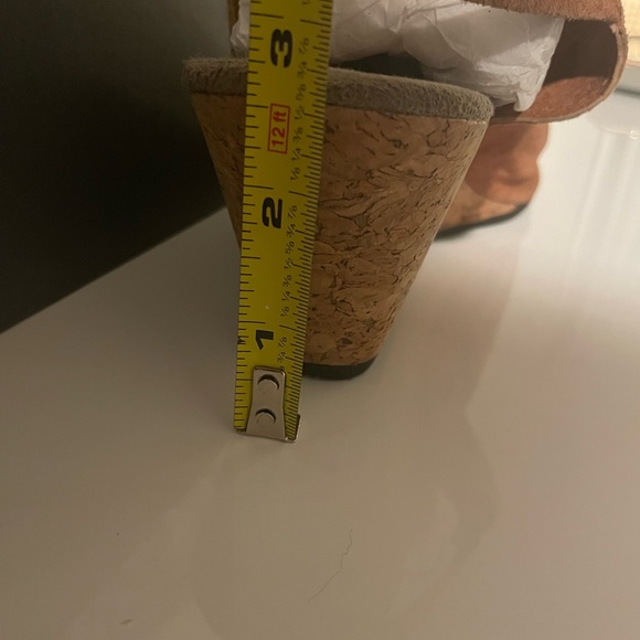 COPY - Comfortable Suede Wedge Heel Sandals for Women in Tan Sz 9 EUC - Picture 11 of 11